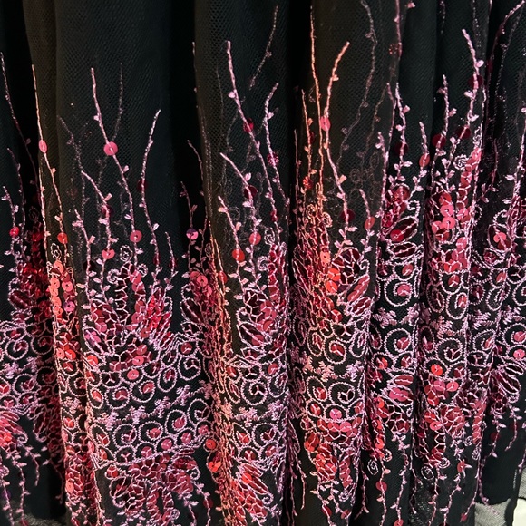 Zaftique brand black and pink special occasion top, 2X - Picture 3 of 6